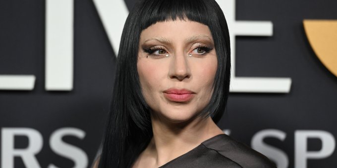 De Miley Cyrus à Lady Gaga, cette coupe de cheveux inspirée des méduses est la préférée des célébrités